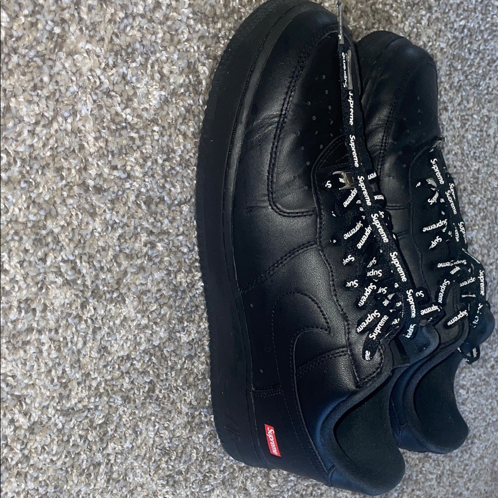 Nike Black Sneakers with Branded Laces